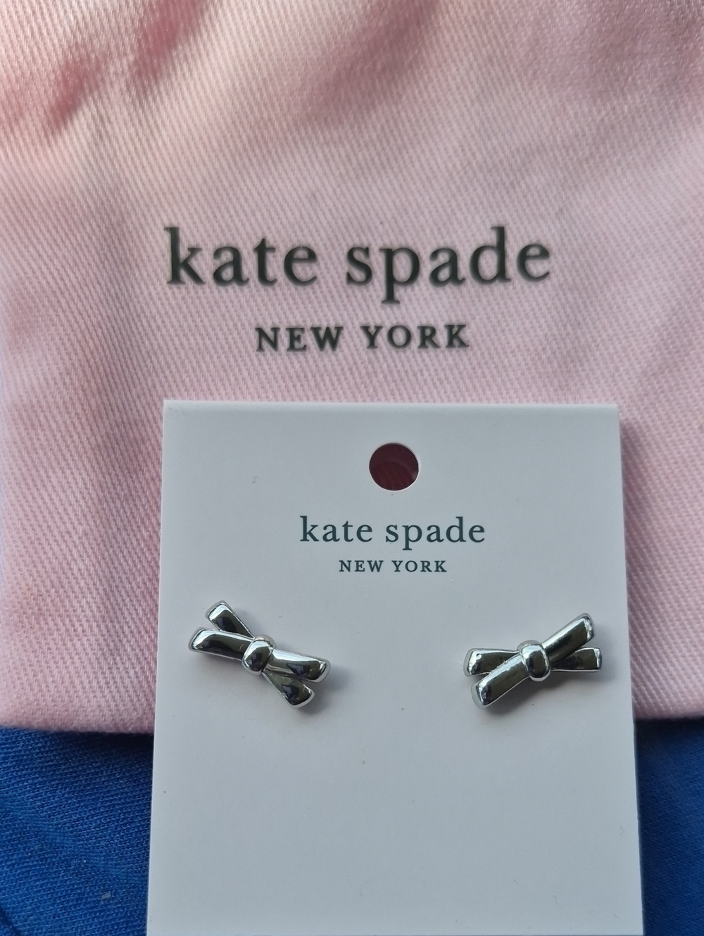 KATE SPADE ♠️ DOUBLE BOW 🩵 Silver STUD EARRINGS w/ branded dustie! 🎁 $49+ R - Picture 4 of 4